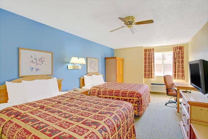 Room 18 of 27