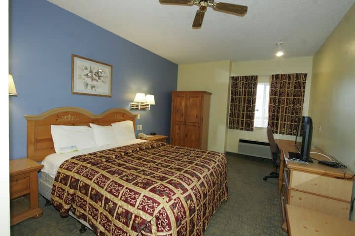 Room 6 of 27